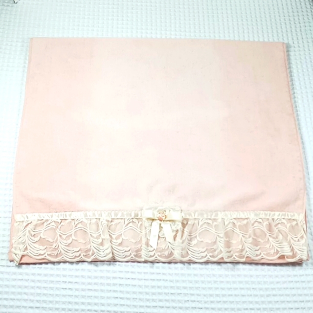 Vintage Avanti Look 1978 Soft Pink Bath Towels with Lace Trim Set of 2 - Picture 4 of 16